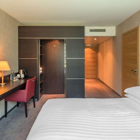 Hilton Geneva Hotel And Conference Centre Le Grand Saconnex Екстериор снимка