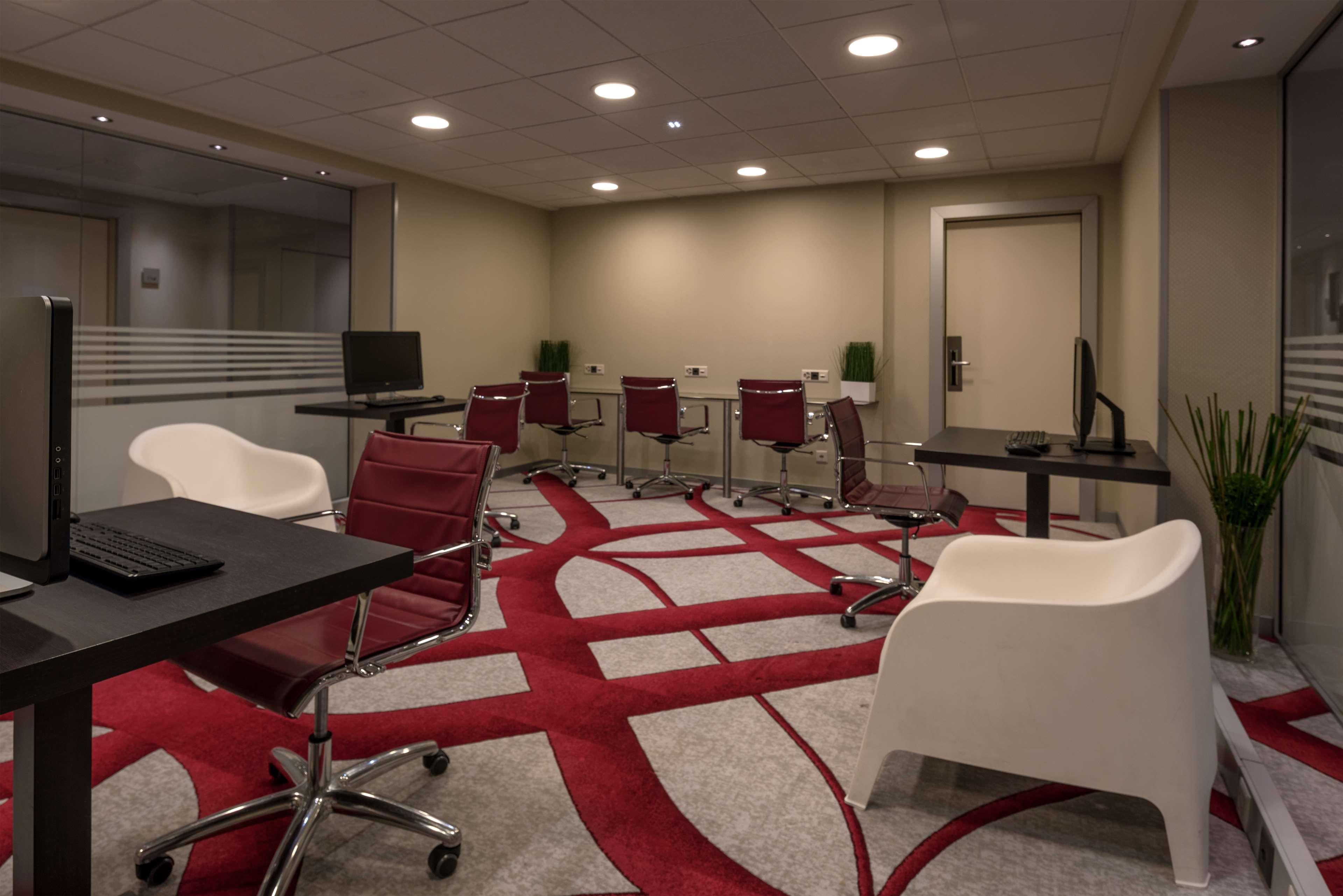 Hilton Geneva Hotel And Conference Centre Le Grand Saconnex Екстериор снимка