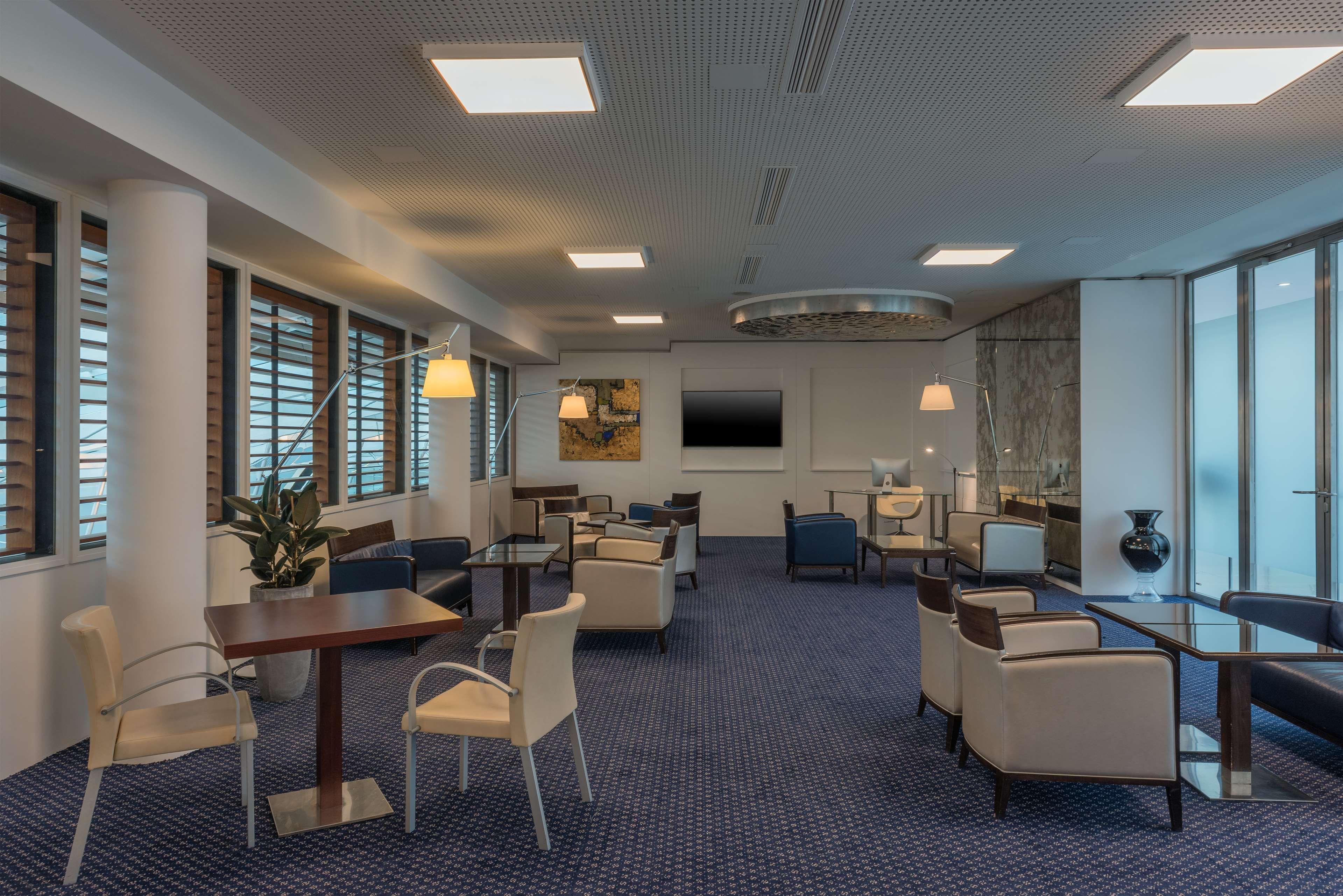 Hilton Geneva Hotel And Conference Centre Le Grand Saconnex Екстериор снимка