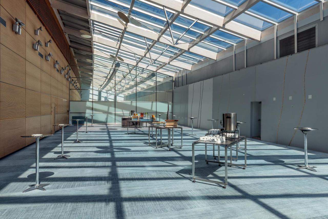 Hilton Geneva Hotel And Conference Centre Le Grand Saconnex Екстериор снимка