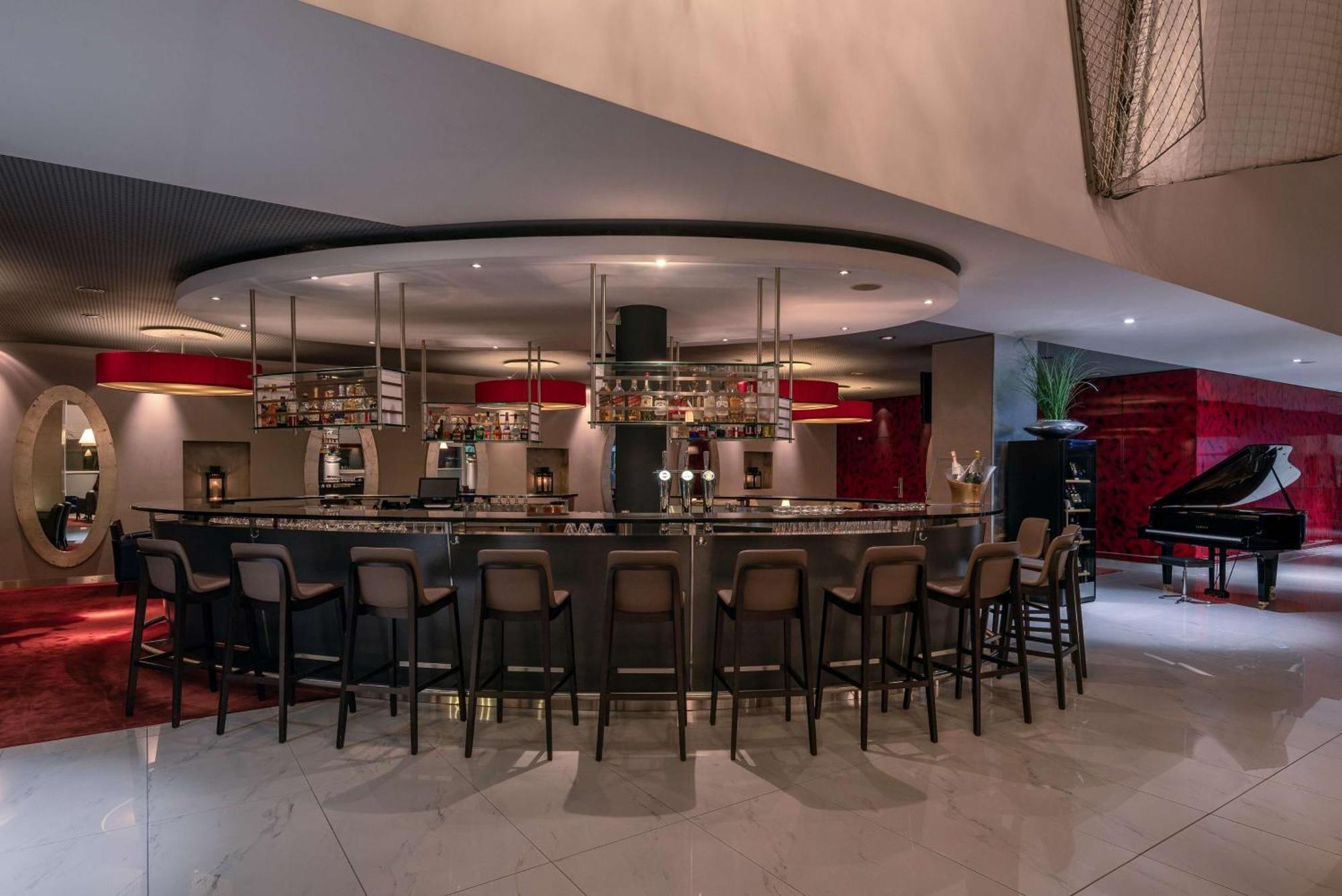 Hilton Geneva Hotel And Conference Centre Le Grand Saconnex Екстериор снимка