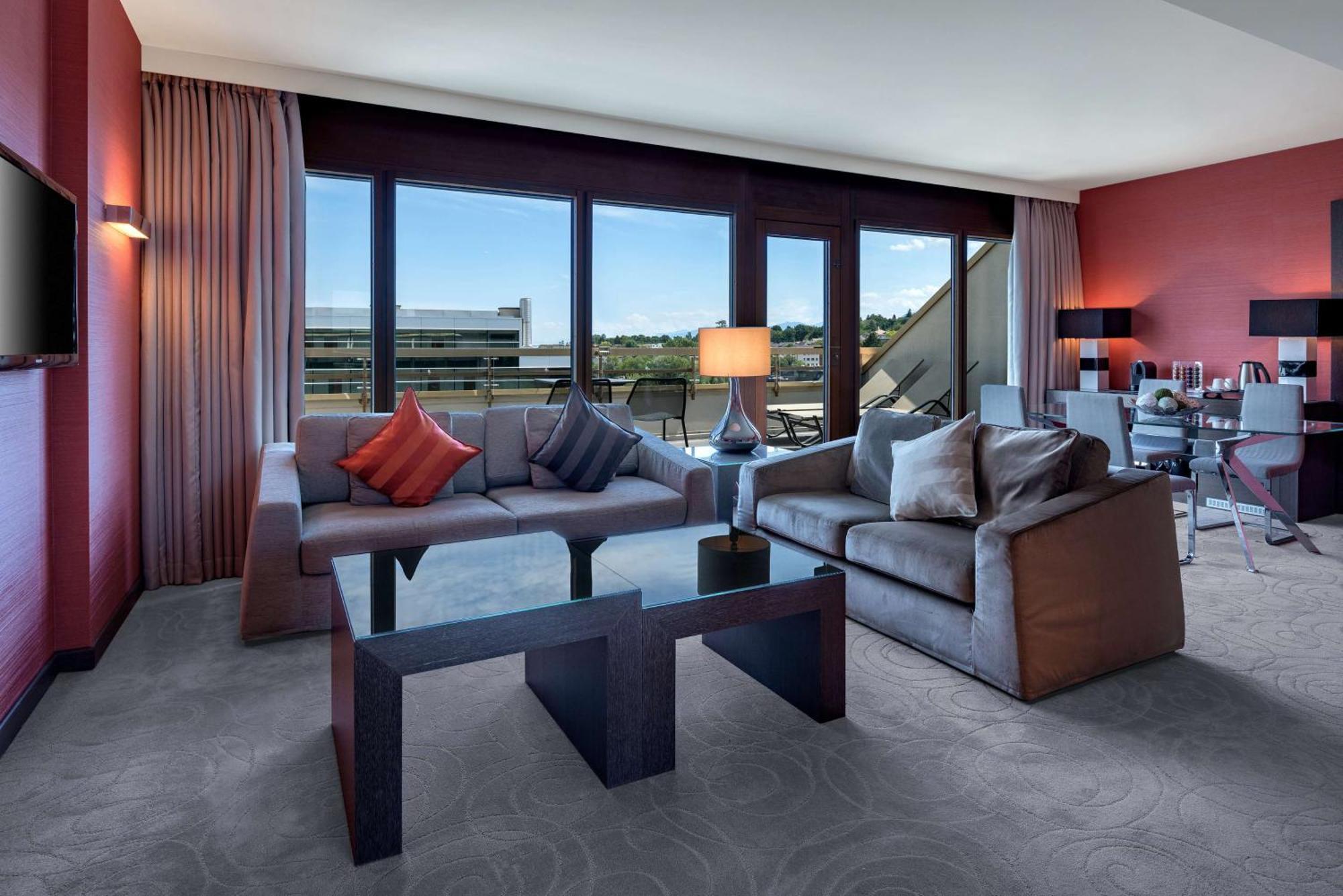 Hilton Geneva Hotel And Conference Centre Le Grand Saconnex Екстериор снимка