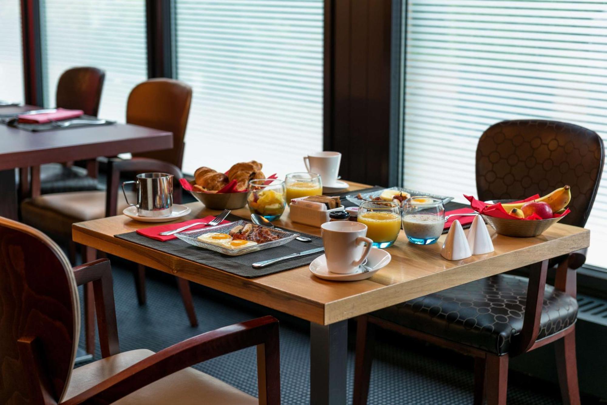 Hilton Geneva Hotel And Conference Centre Le Grand Saconnex Екстериор снимка