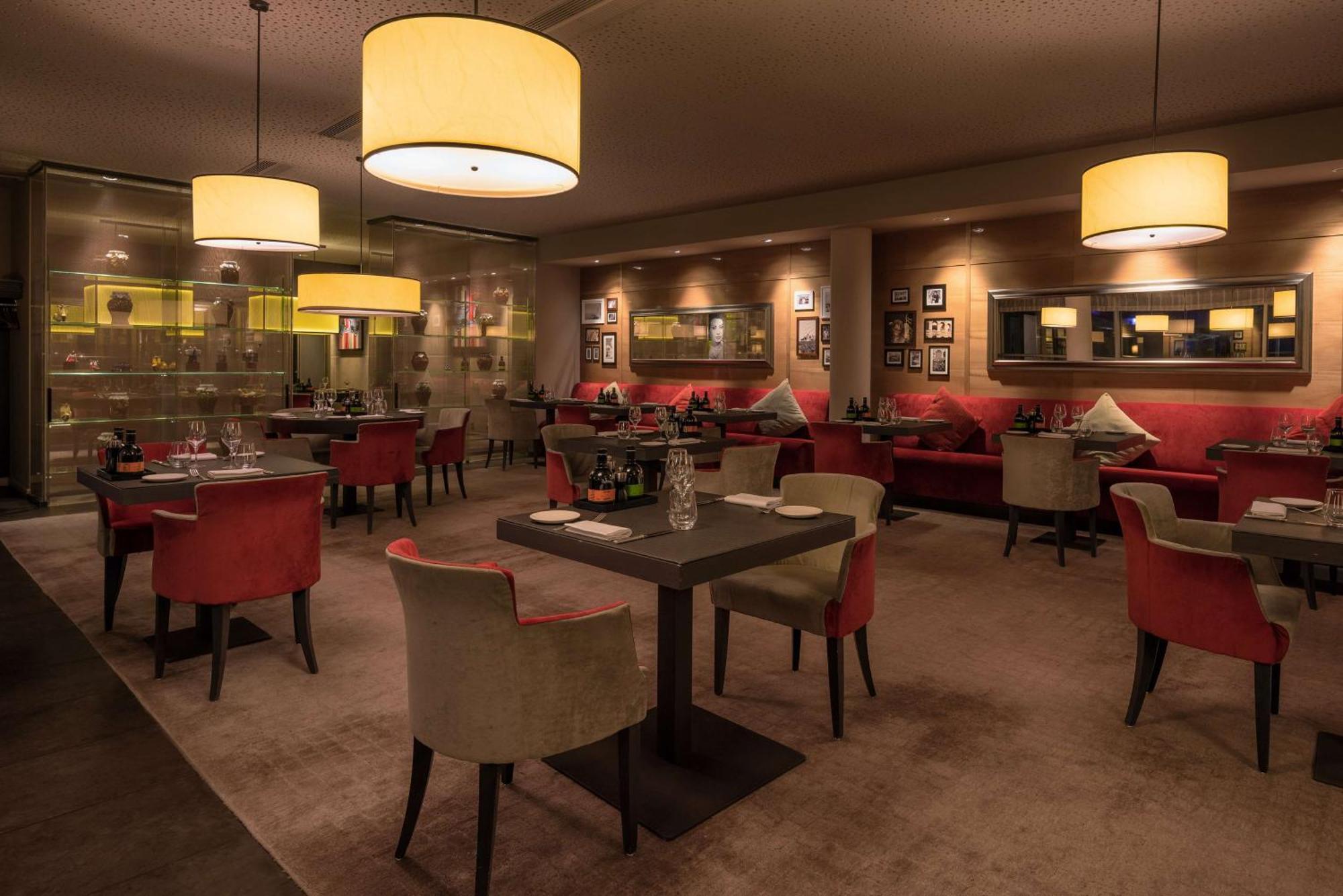Hilton Geneva Hotel And Conference Centre Le Grand Saconnex Екстериор снимка