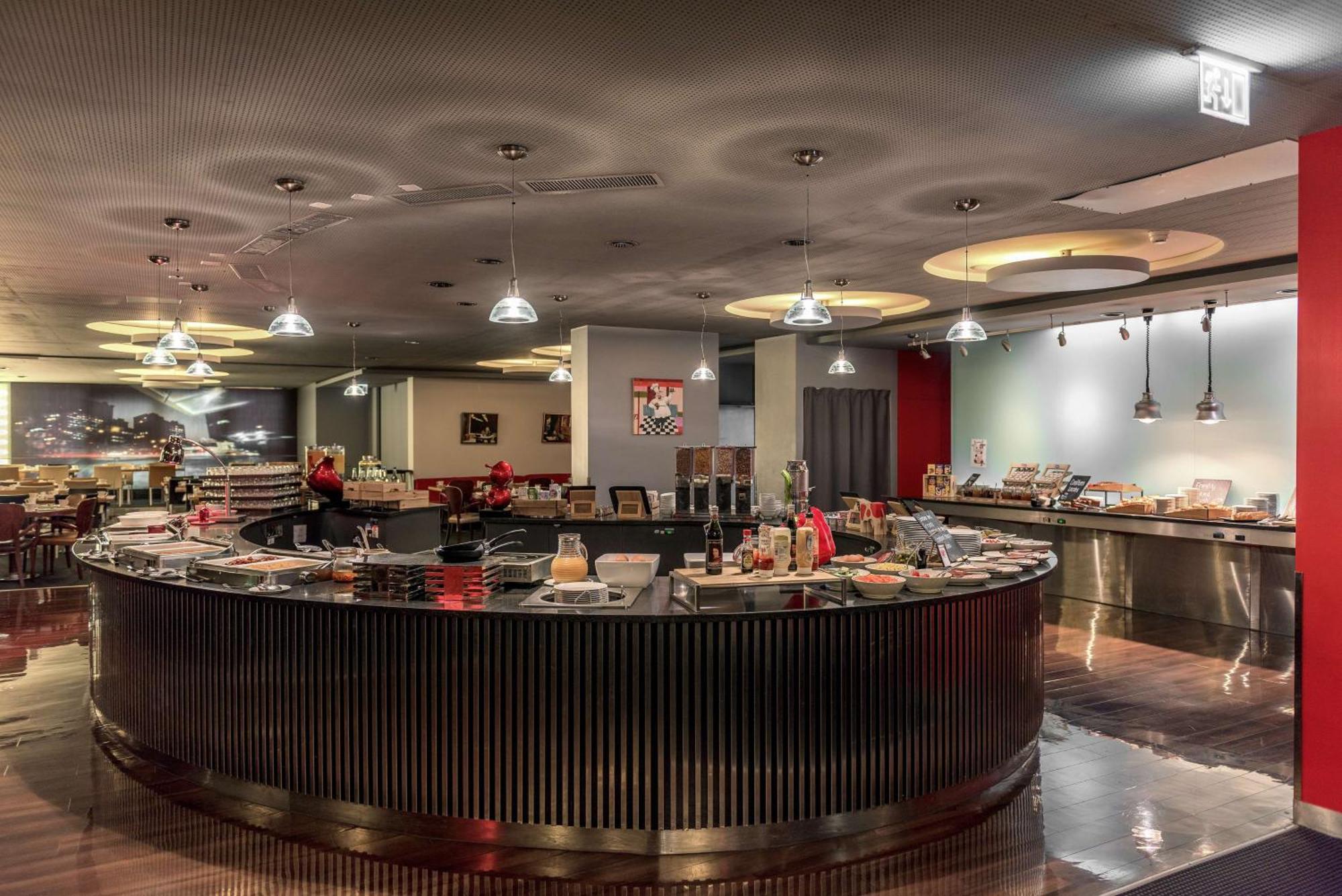 Hilton Geneva Hotel And Conference Centre Le Grand Saconnex Екстериор снимка