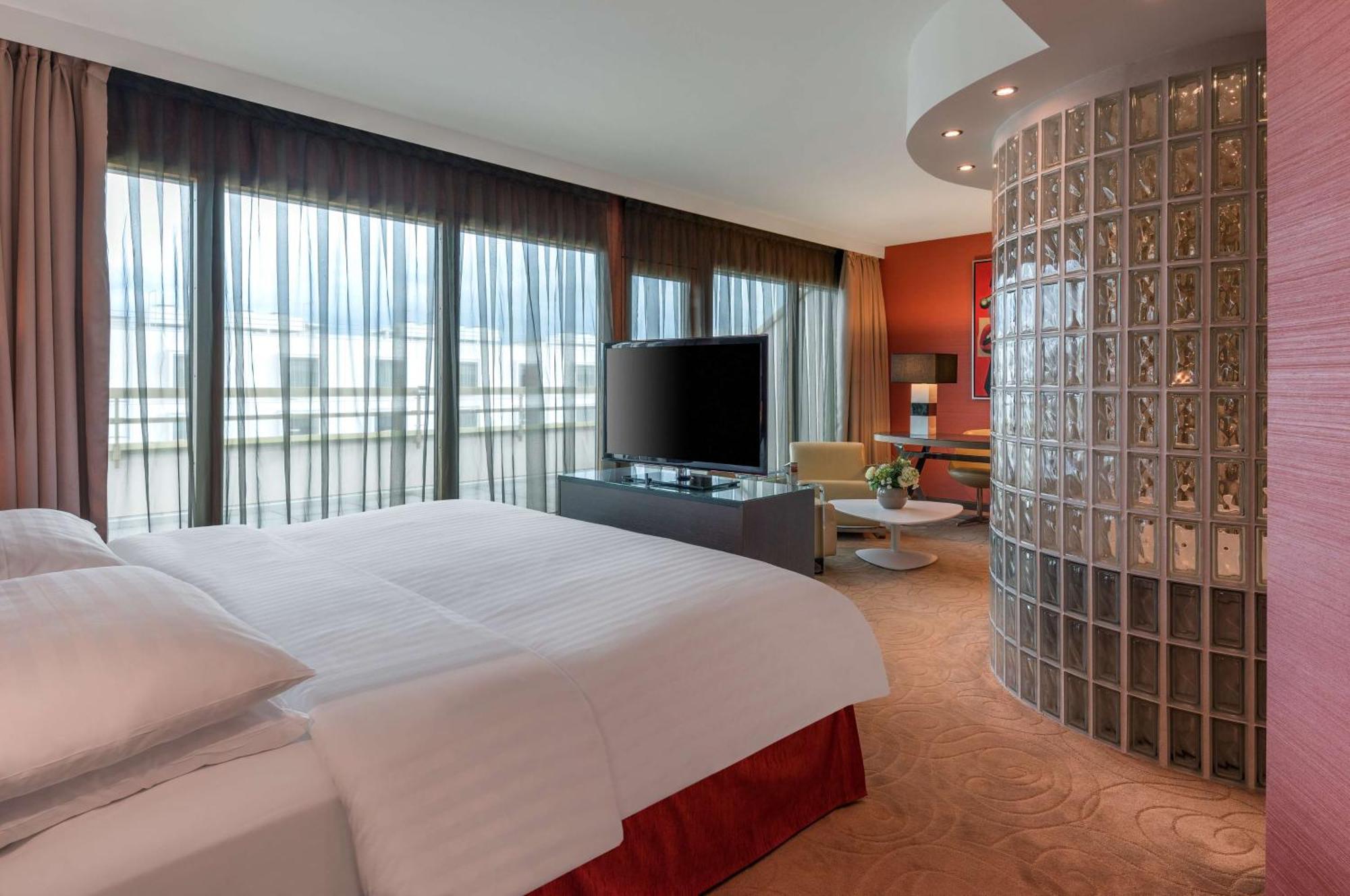 Hilton Geneva Hotel And Conference Centre Le Grand Saconnex Екстериор снимка