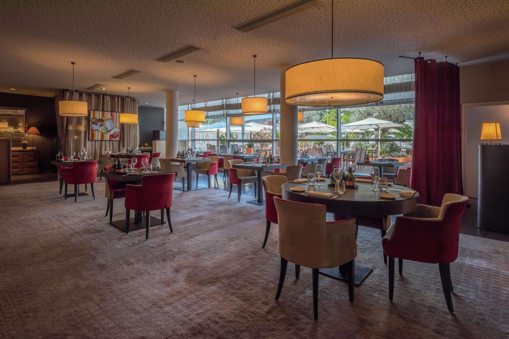 Hilton Geneva Hotel And Conference Centre Le Grand Saconnex Екстериор снимка
